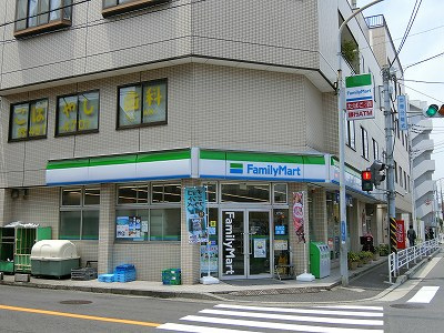 ファミマ神大入口6分