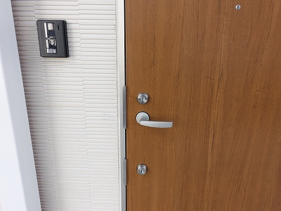 二重ロックドア