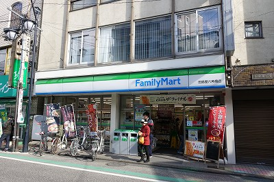 ファミマ六角橋：2分