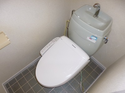 温水洗浄便座付トイレ