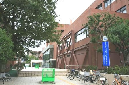 港北区役所:6分