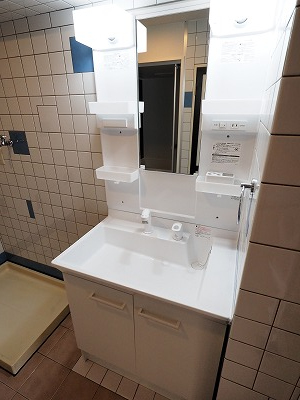 シャワー付洗面化粧台