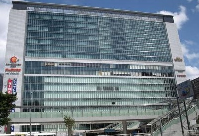 新横浜駅ビル：10分