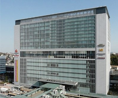 新横浜駅ビル：12分