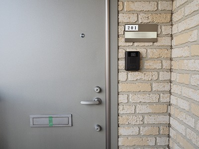 玄関ドア：二重ロック